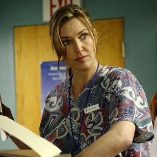Mary-Alice (Brenda Strong) en tant qu'infirmière.