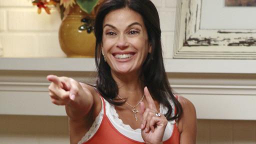 Susan (Teri Hatcher) est à fond dans son jeu.